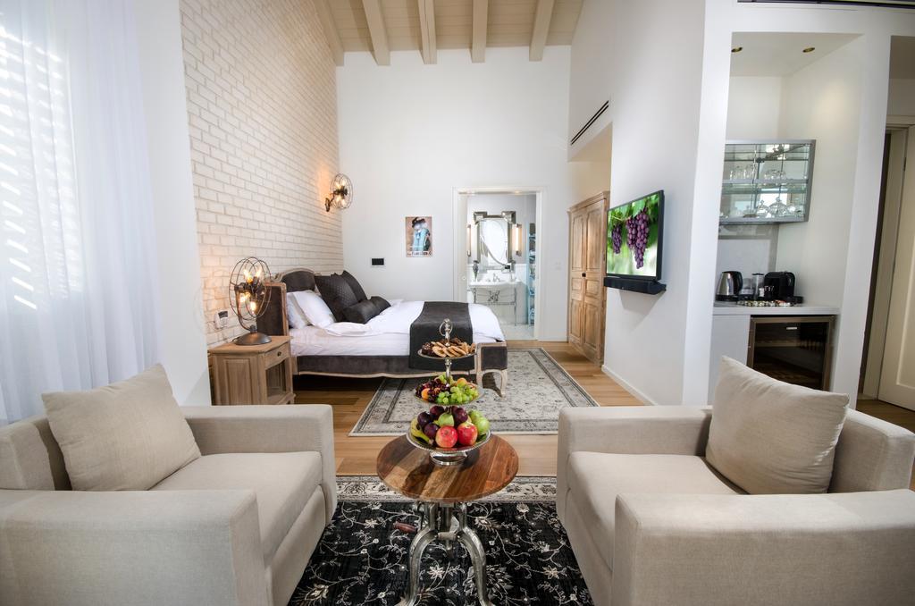 Chateau Glili (Adults Only) صفد الغرفة الصورة