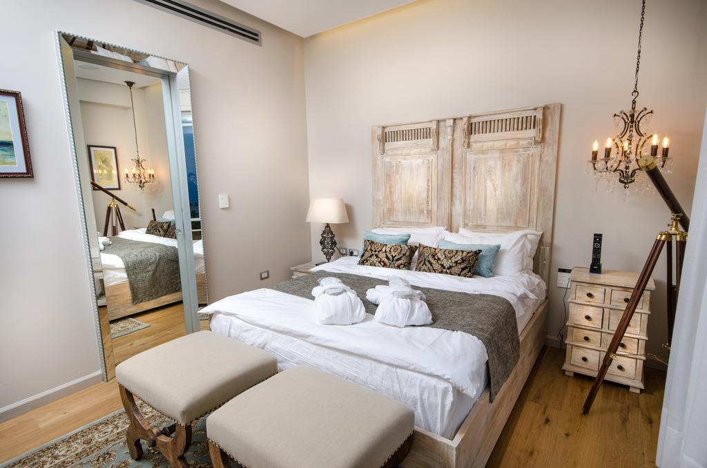 Chateau Glili (Adults Only) صفد الغرفة الصورة